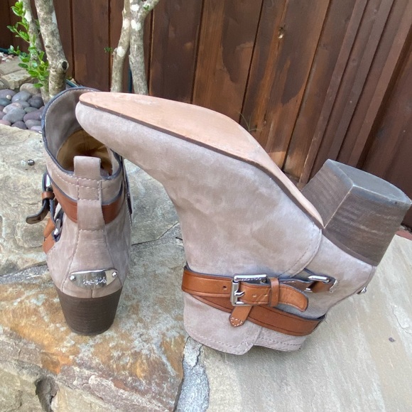 Coach Women’s Booties Block Heel Strap Ankle Boots Sz 6.5 B - Picture 12 of 16